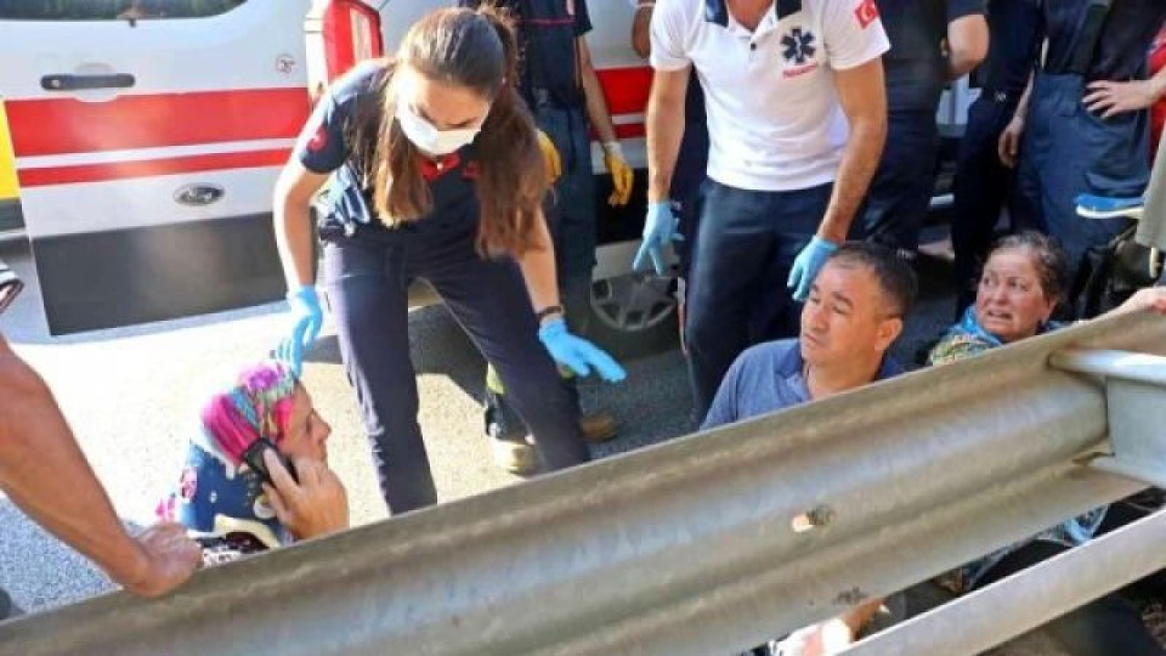 Antalya’da korkutan kaza! Otel servis midibüsü kamyon yüklü çekiciyle çarpıştı! Çok sayıda yaralı var
