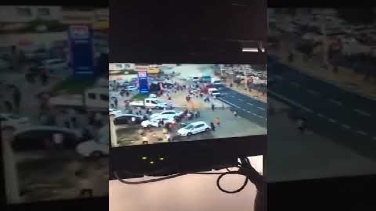 Mardin’de freni patlayan TIR kalabalığın arasına daldı! Facia kazada çok sayıda ölü ve yaralı var!