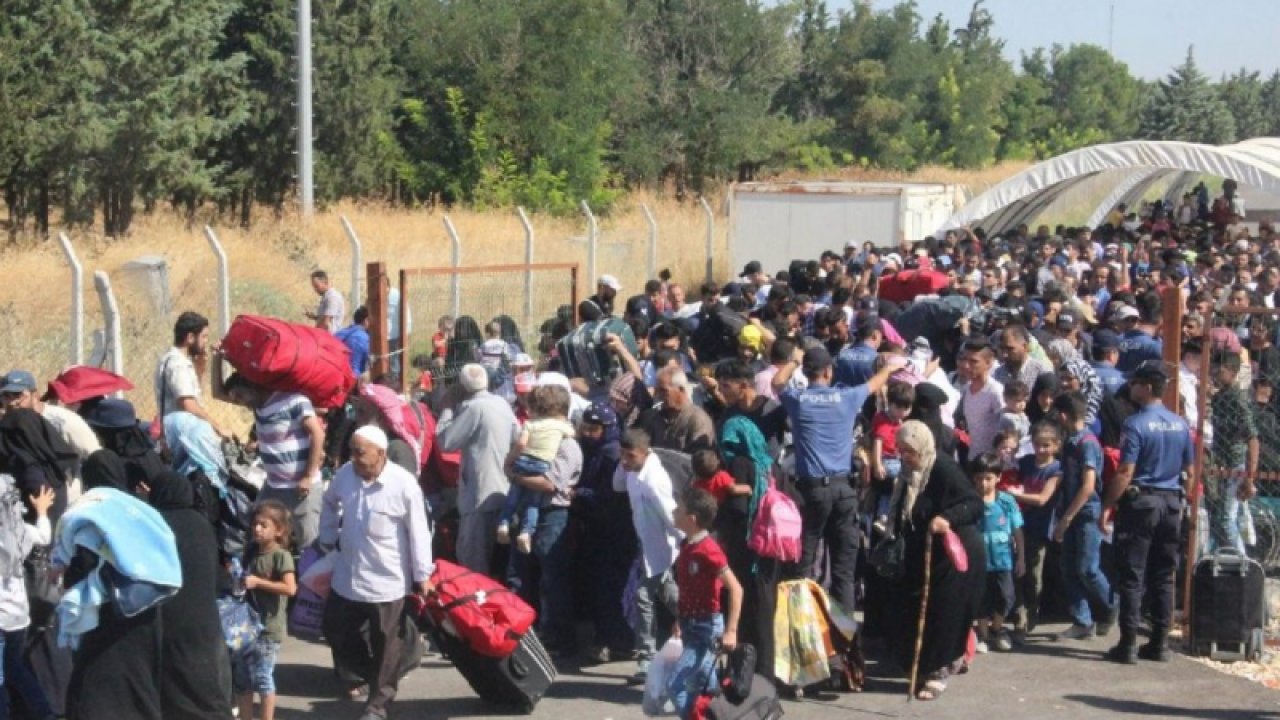 Ümit Özdağ’dan gündemi değiştirecek iddia! 3 milyon Suriyeliye vatandaşlık mı verilecek?