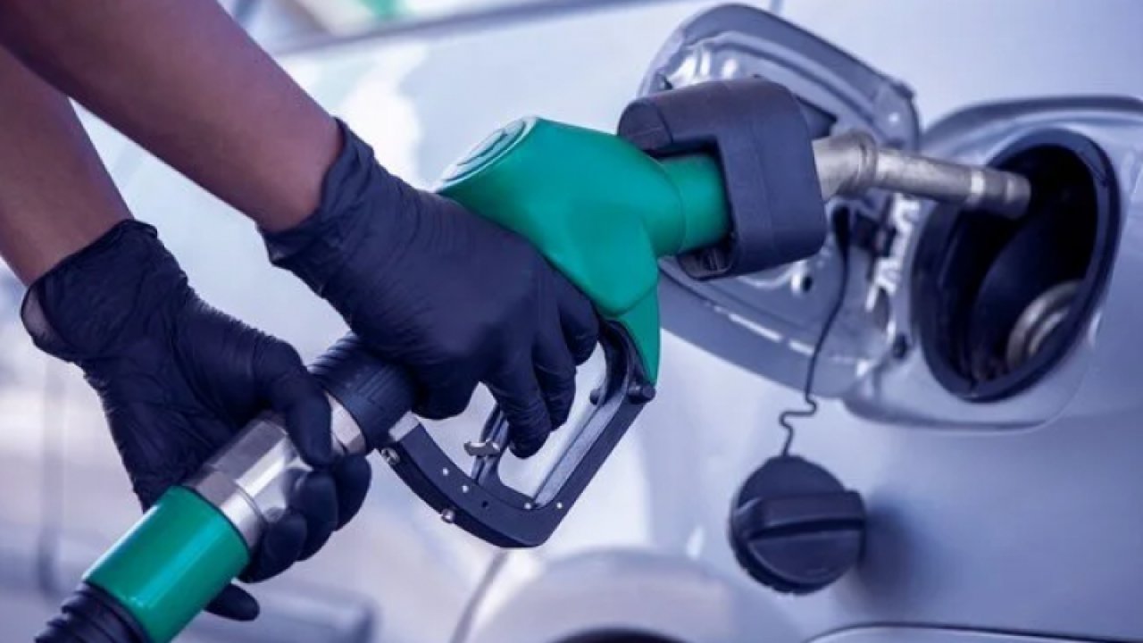 Sürücüleri depresyona sokacak haber geldi! Motorine yeniden zam geliyor