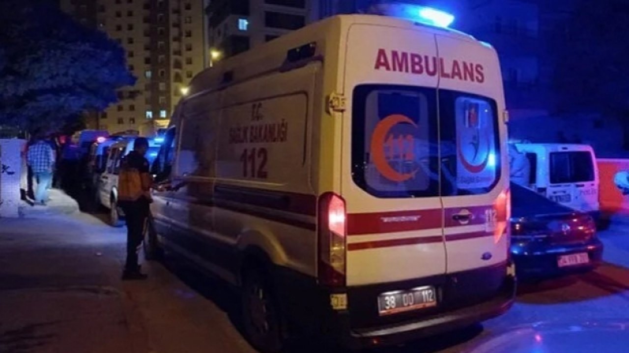 Silahla oynayan 3 yaşındaki çocuk babasını vurdu