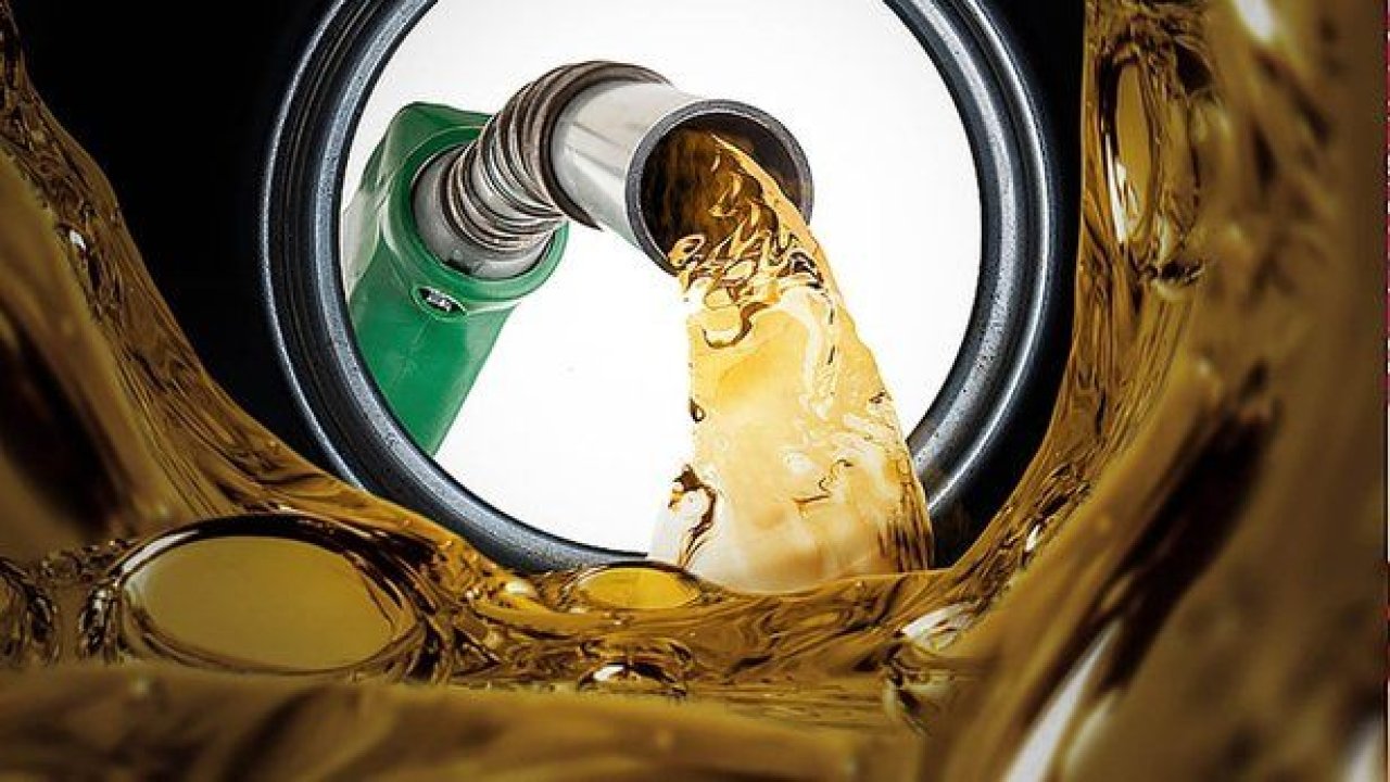 Sürücüleri biraz olsun gülümsetecek haber! Benzine indirim geliyor