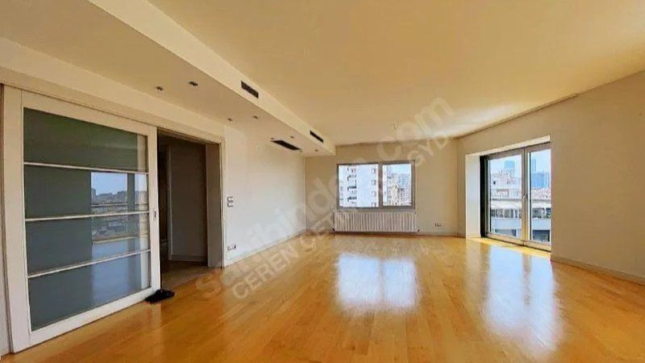 Şaka değil gerçek! Kadıköy’de 130 bin TL’lik kiralık daire sosyal medyayı karıştırdı!