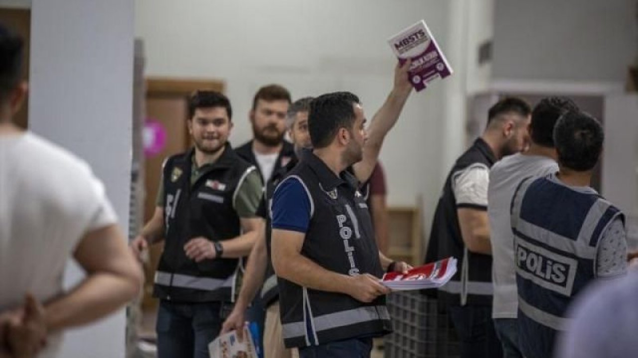 KPSS soruları ile birebir aynı olması ortalığı ayağa kaldırdı! Baskın yapılan Yediiklim Yayınevi’nde ilk görüntüler geldi!
