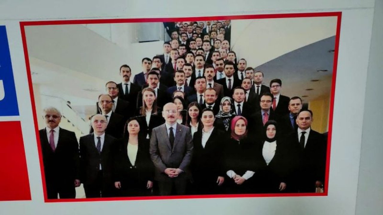 Süleyman Soylu’nun fotoğrafı Yediiklim Yayınevi’nin afişlerinden çıktı