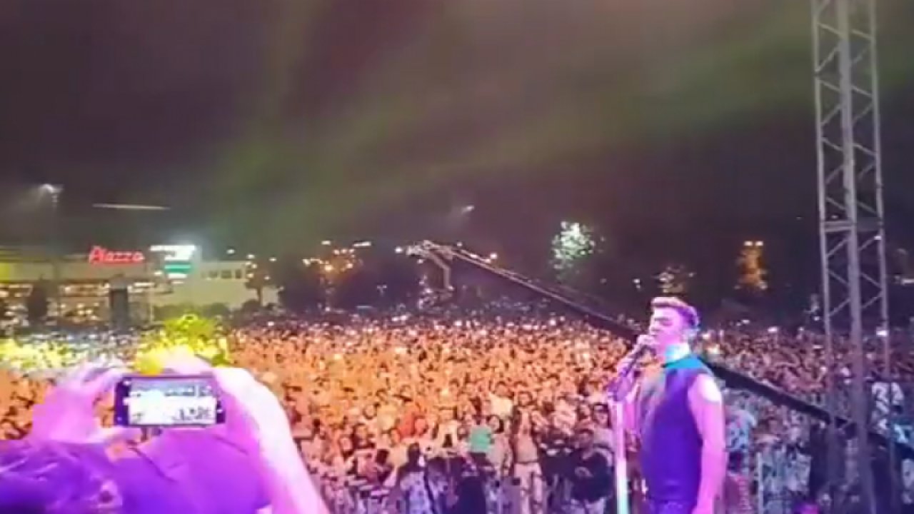 Adı “cehennemdeki ağaç” diyerek iptalini istemişlerdi! Zakkum konserine gençler akın etti
