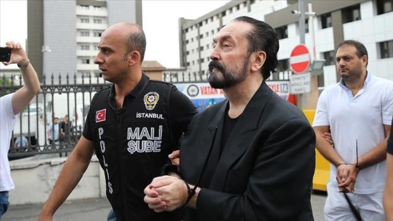 Adnan Oktar’ın avukatı duruşmayı birbirine kattı! ” Beni çıkartacak adam anasının karnından doğmadı”