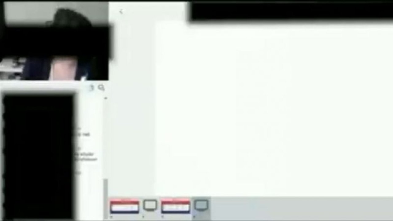 Online derste cinsel ilişki skandalı: Merve mikrofonun açık