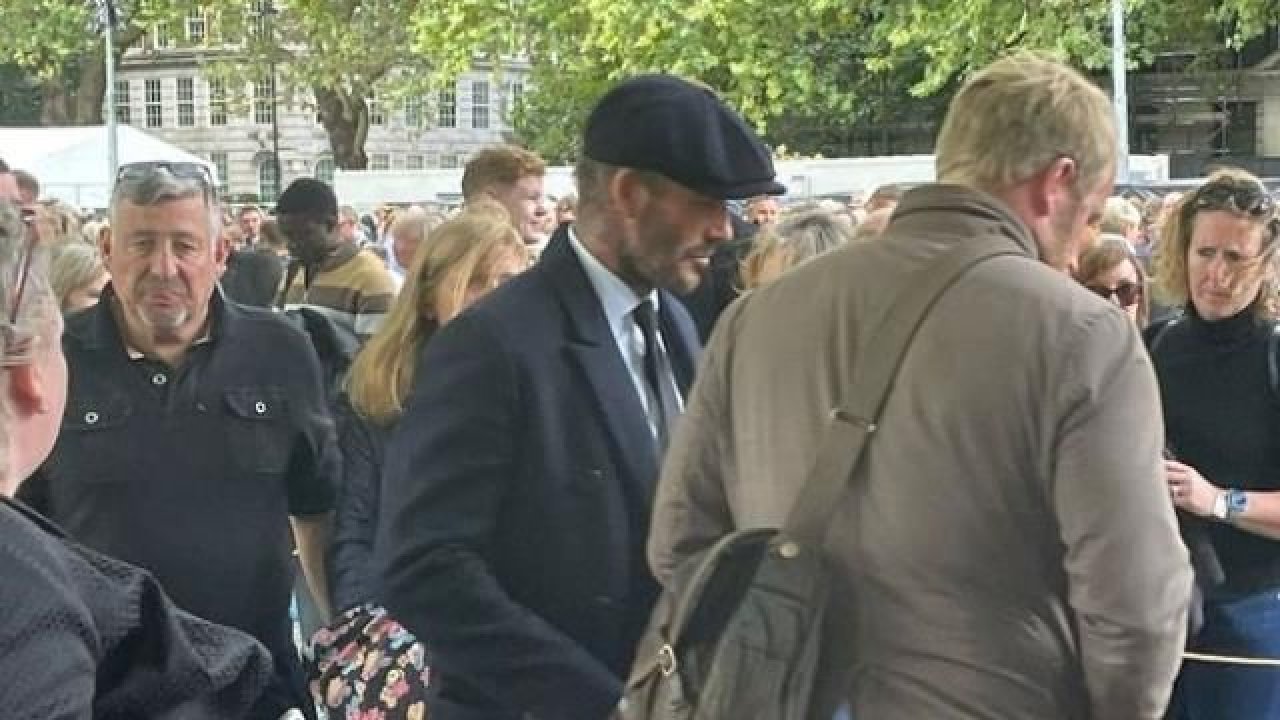 David Beckham, Kraliçe Elizabeth’in naaşını görebilmek için 12 saat ayakta bekledi!