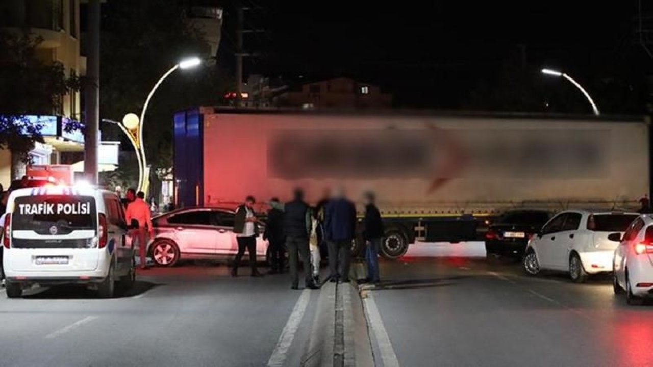 Kocaeli’de facia!  Arızalanan tır çok sayıda aracı altına aldı! Ölü ve yaralı var mı?