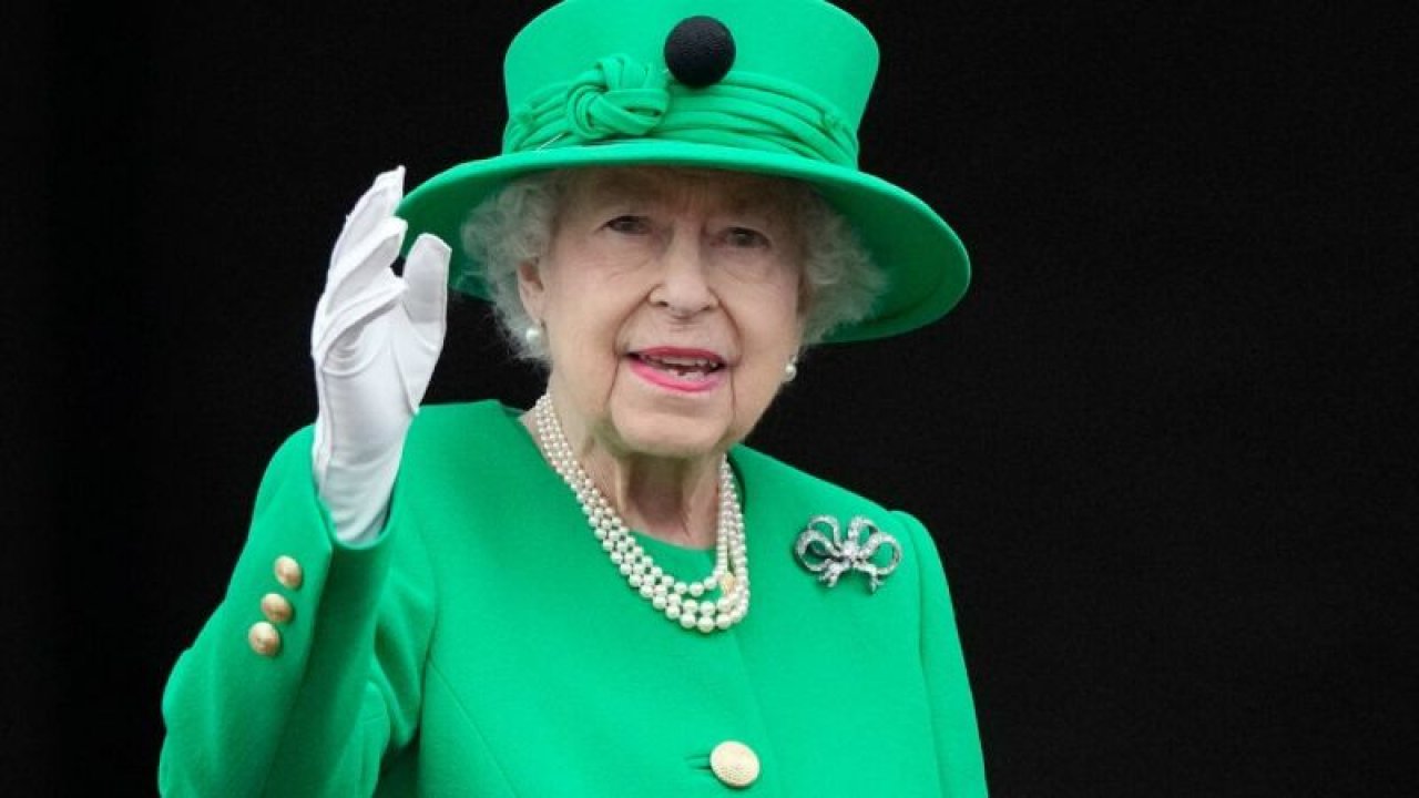 Ölümü dünyada yankılanmıştı! Kraliçe Elizabeth’in ölüm nedeni ortaya çıktı!