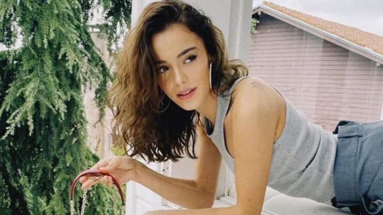 Dünyayla Benim Aramda dizisinin yıldızı Hafsanur Sancaktutan ‘sevişme sahnesi’ eleştirilerine yanıt verdi! “İşimi yapıyorum”