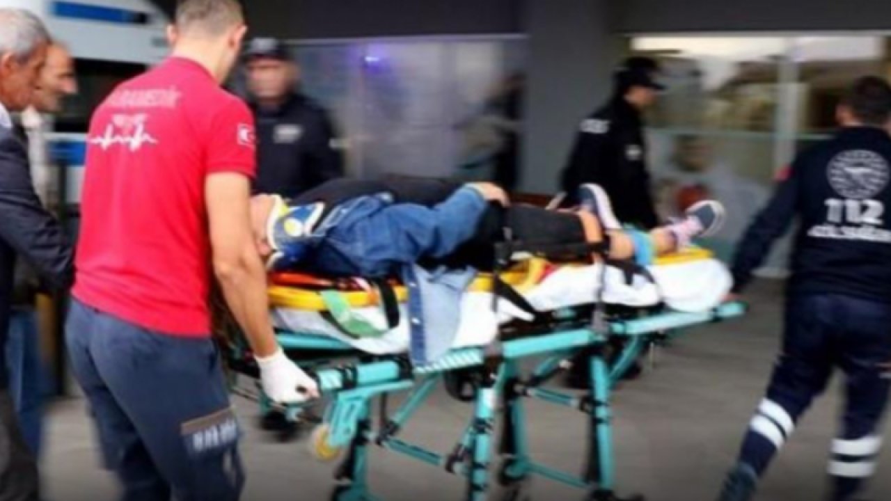 Erzincan’da korkunç kaza! Cenazeye gidenleri taşıyan midibüs yan yattı!