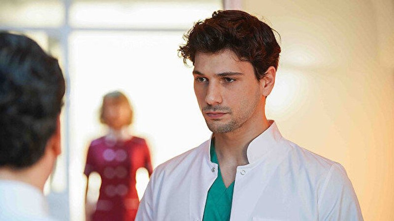 Kasaba Doktoru dizisinde Leyla ve Ömer’in mutlu günleri bitti! Birbirlerinden gittikçe uzaklaşıyorlar