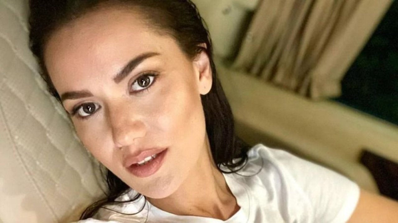 Anne olmak için gün sayan Fahriye Evcen’den karnı burnunda poz! Burak Özçivit’ten yorum gecikmedi!