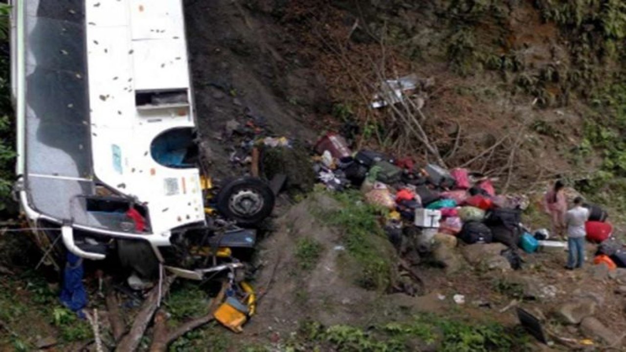 Kolombiya’da trafik kazası: 20 ölü