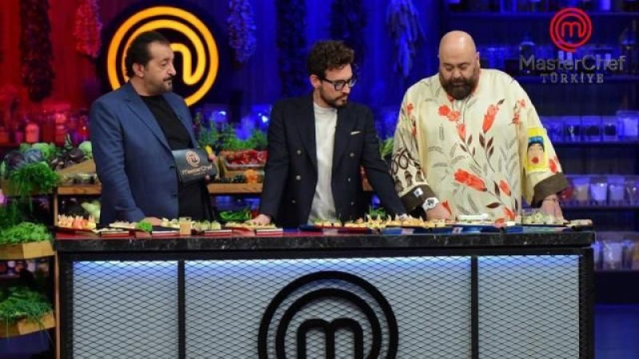 MasterChef jürisi Somer Sivrioğlu’nun giydiği gömlek alay konusu oldu! “Perde de giyilmez ya!