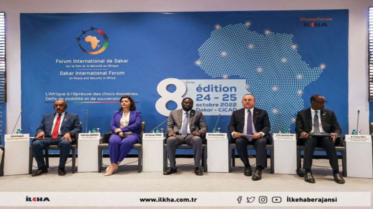 Bakan Çavuşoğlu Dakar’da temaslarda bulundu