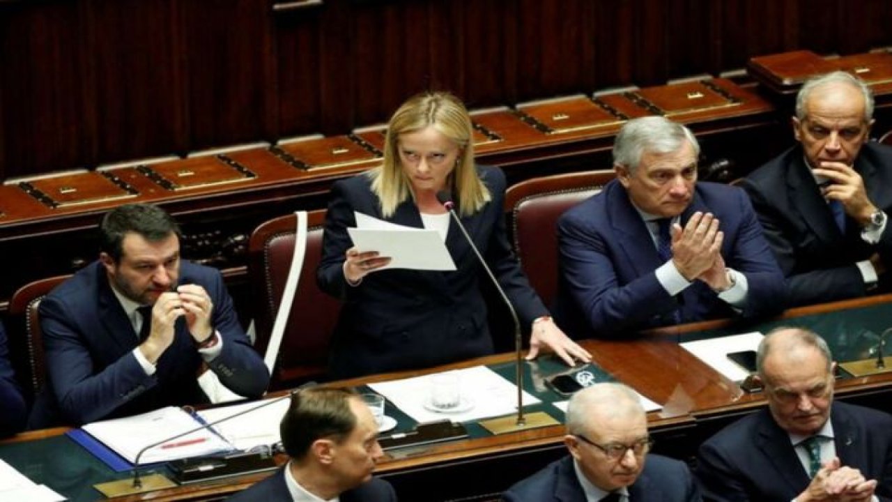 İtalya’da Meloni hükûmeti parlamentoda güvenoyu aldı