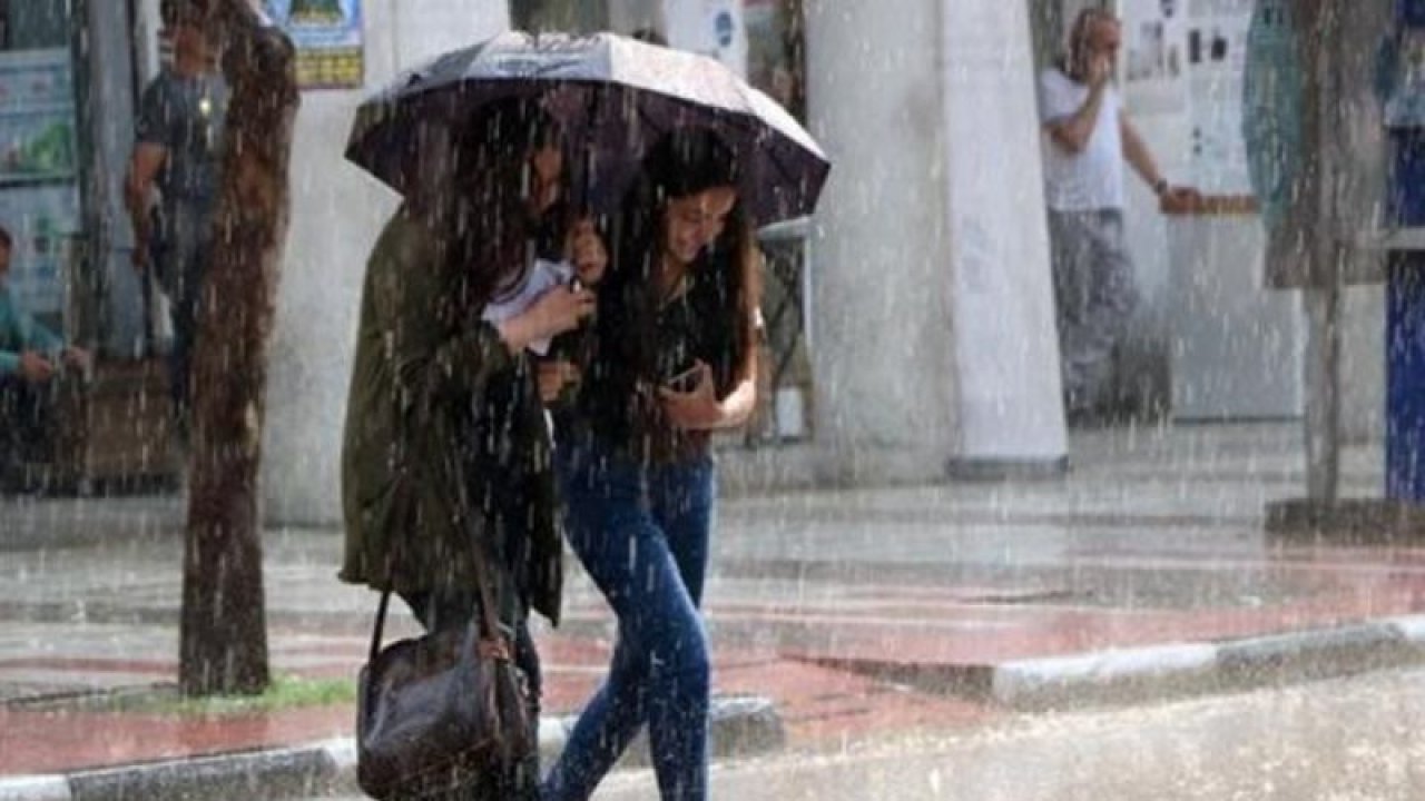 3 bölge için sağanak uyarısı! Çok etkili rüzgarla geliyor