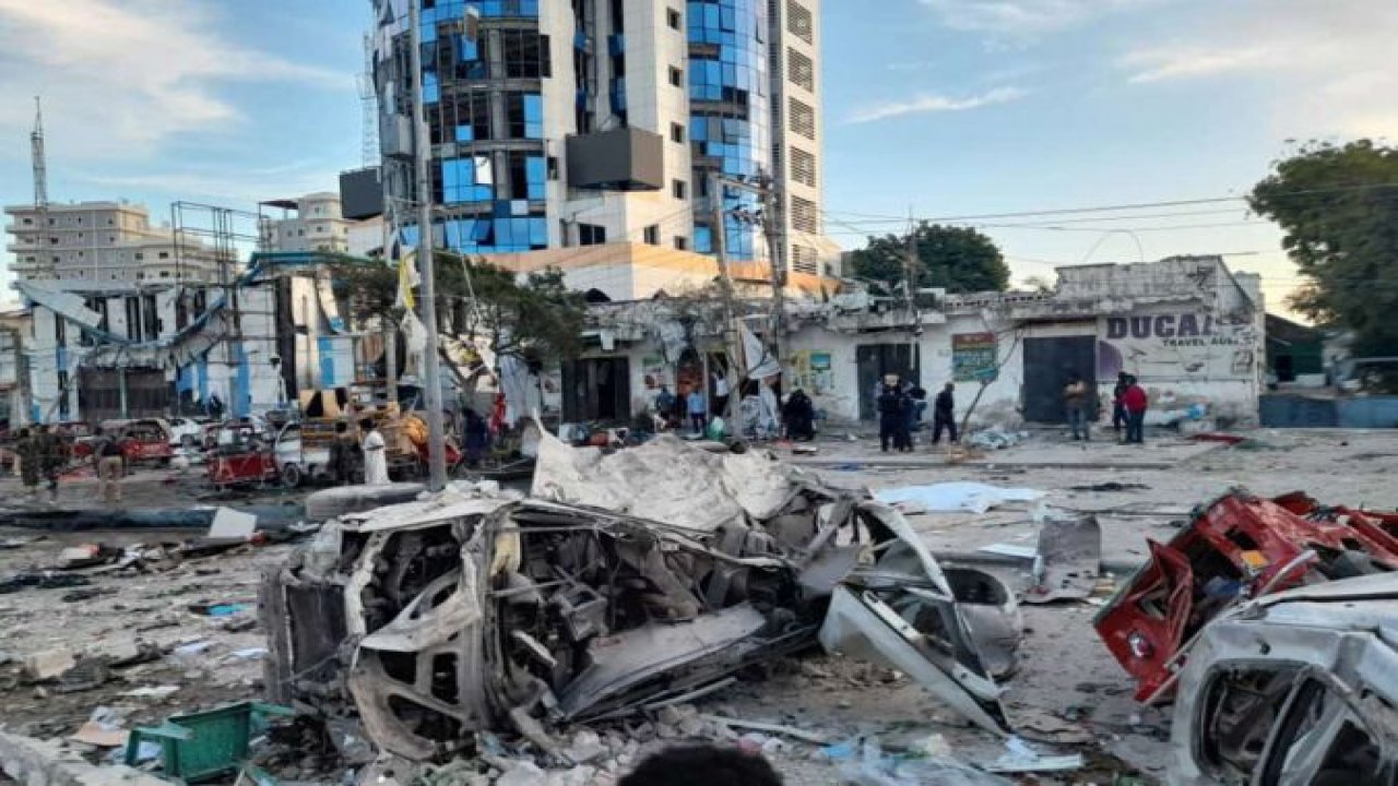 Somali’deki saldırıda ölenlerin sayısı 100’e yaralıların sayısı 300’e yükseldi