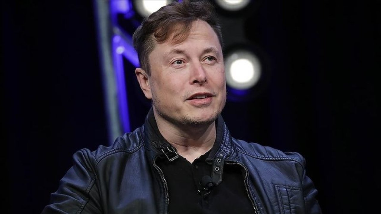 Twitter’ı alan Elon Musk eski sevgilisinin hesabını sildi