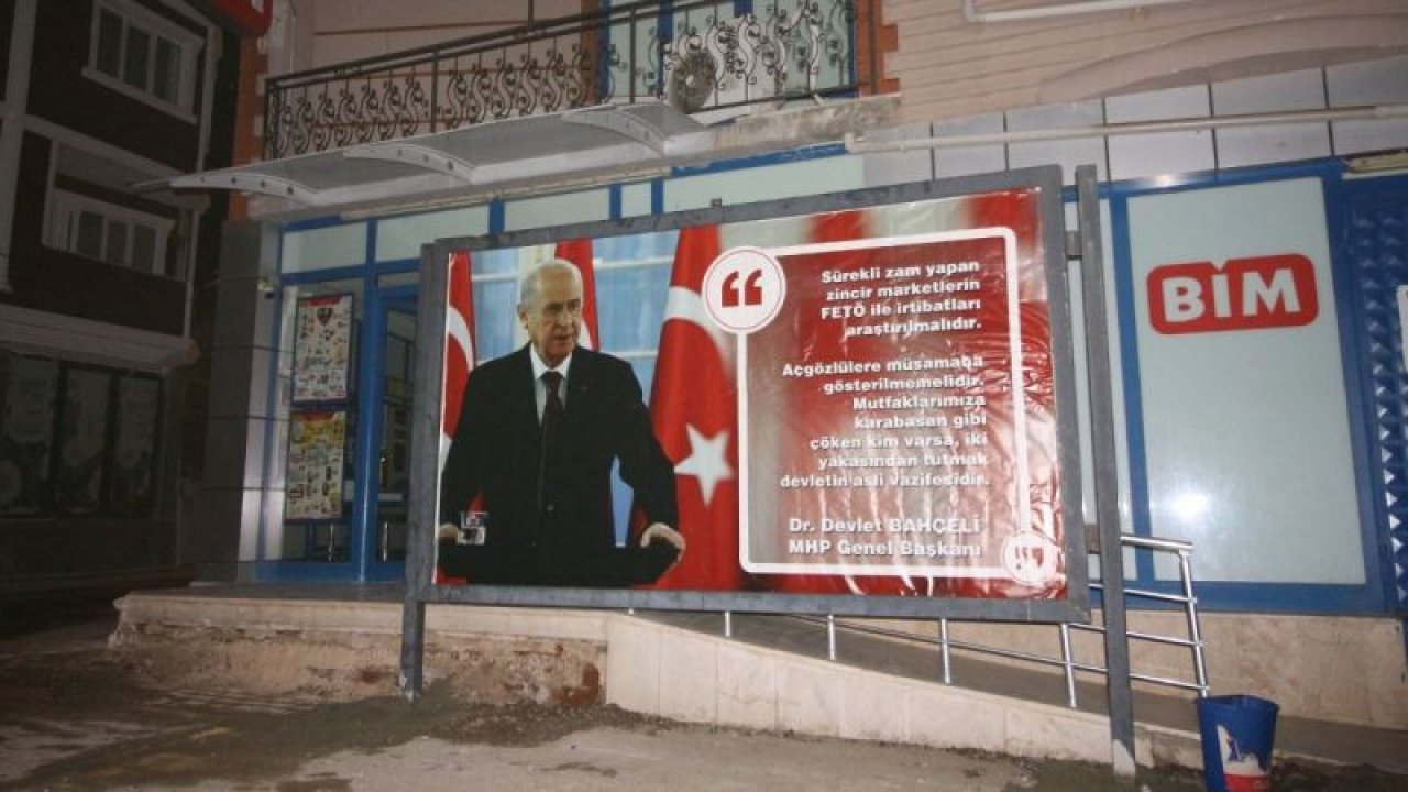 Burdur Tefenni Belediyesinden ilginç hamle! BİM’in girişine reklam panosu
