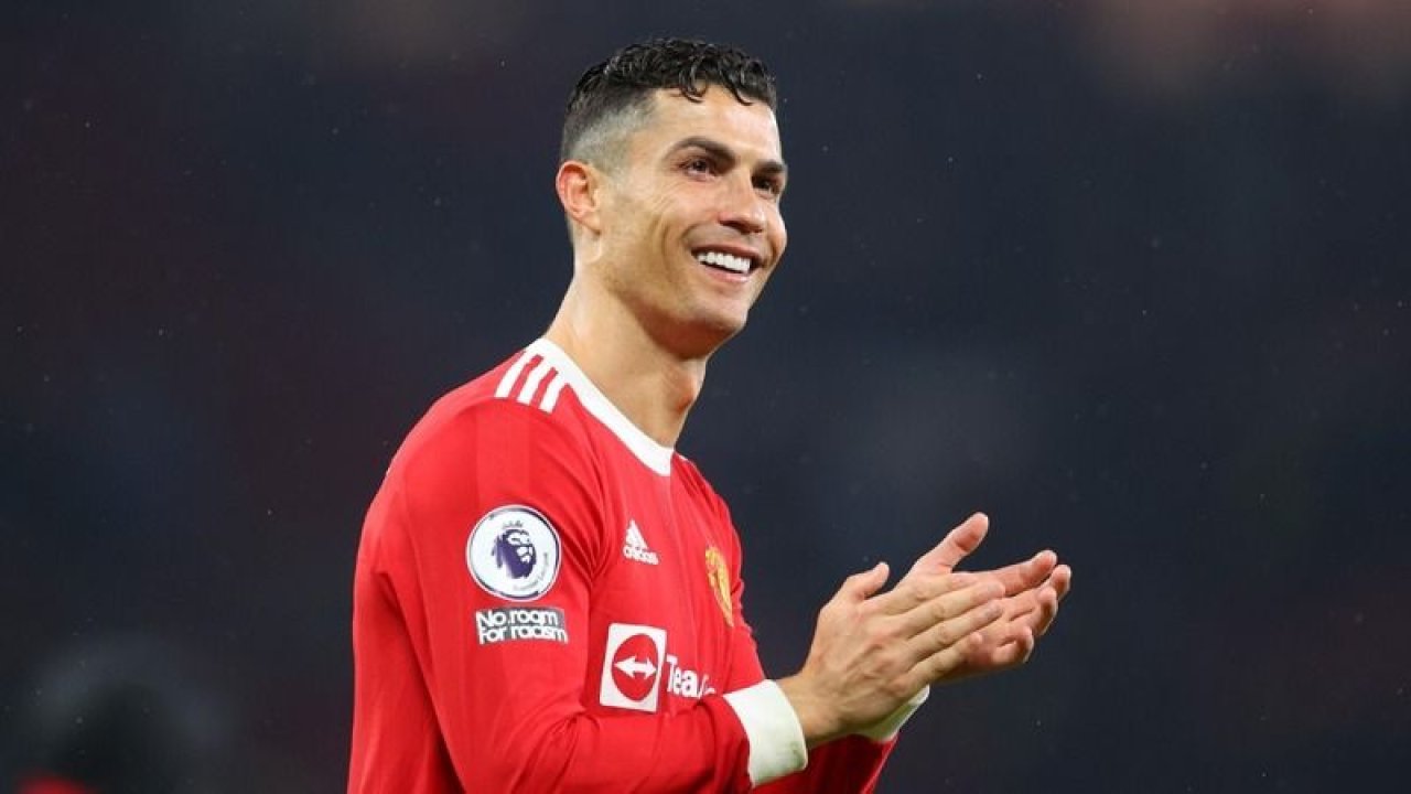 Futbolu bıraktığı konuşulan Cristiano Ronaldo havalimanında görüntülendi!  Sporting Lizbon’la mı anlaşama geliyor?