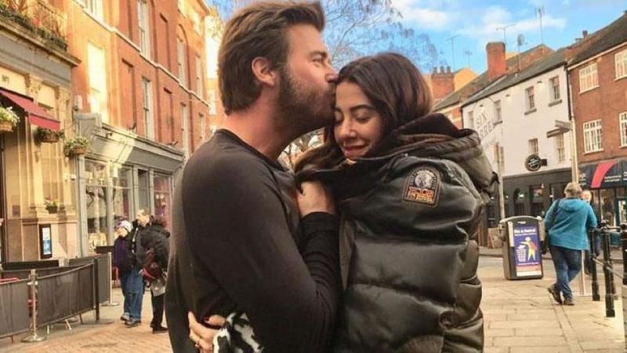 Kıvanç Tatlıtuğ’dan aşk çıkarması! Karısına ‘Seninle durmadan konuşabilirim’ dedi!