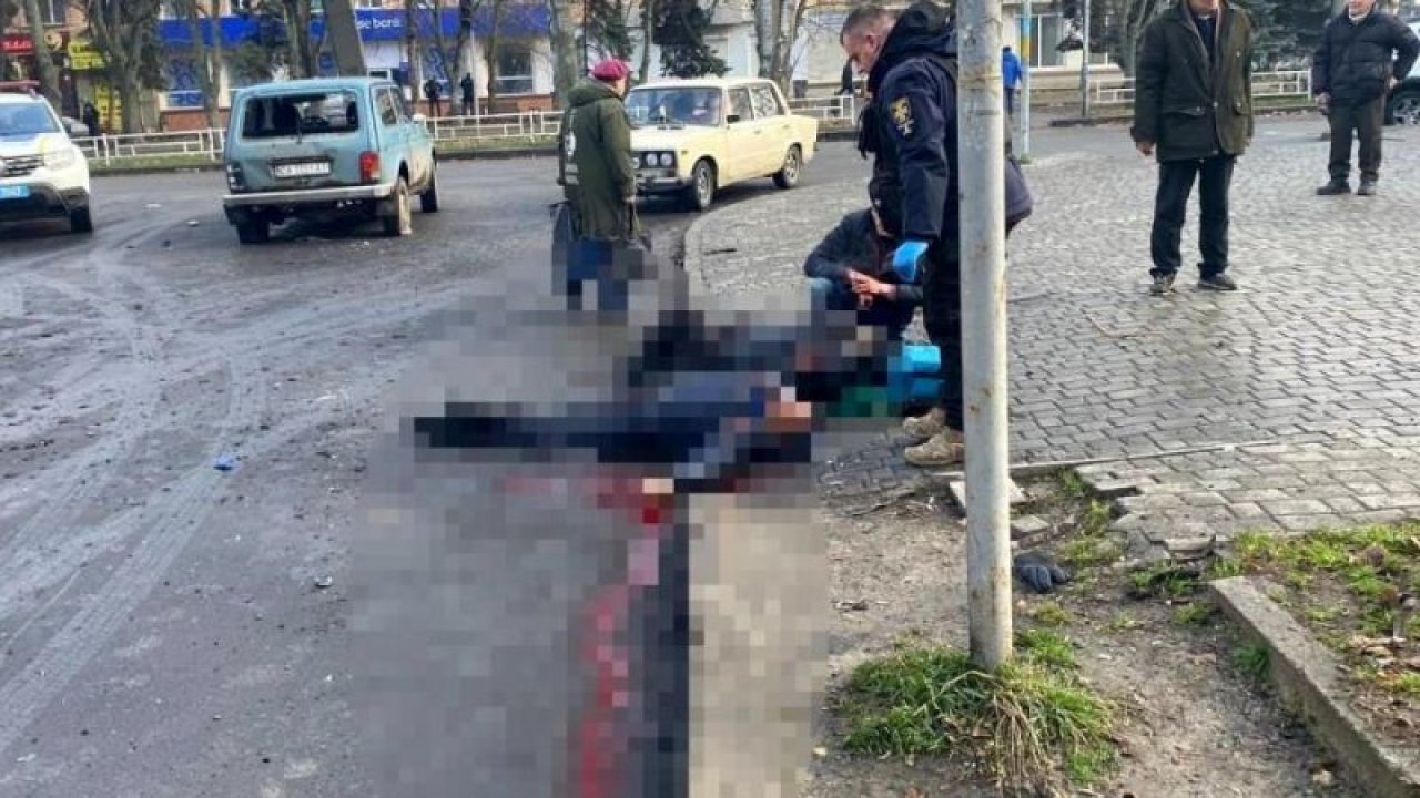 Rusya durmuyor! Herson kentinden çekilmesine rağmen füze attı! Sokaklar ölü ve yaralı insanlarla doldu!