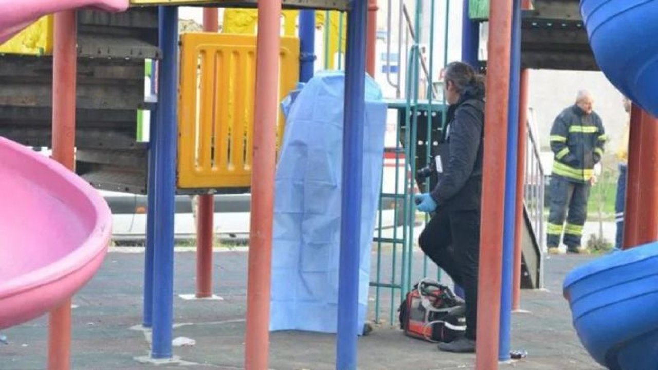 Manisa’da çocuk parkında intihar eden adamın görüntüsü kan dondurdu! Kaydırakta…