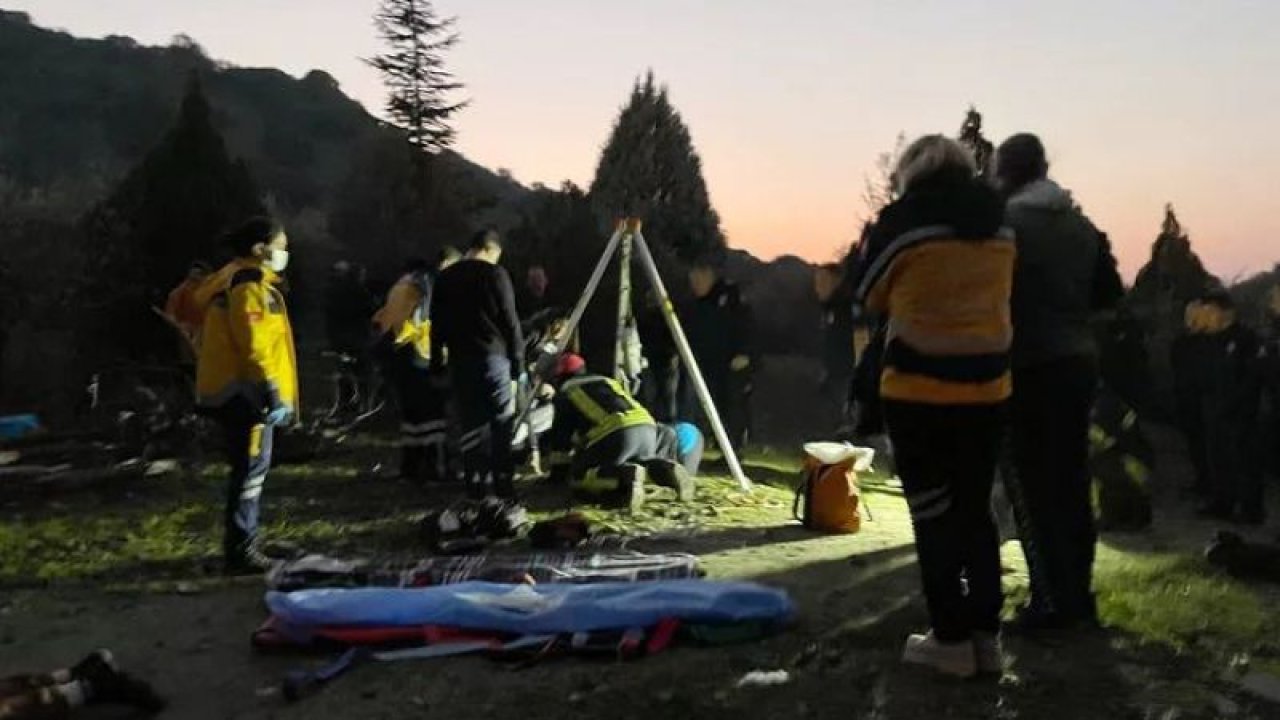 Manisa’da baba ve 2 yaşındaki oğlu, 50 metrelik kuyuya düştü!  Ekipler saatlerdir ulaşmaya çalışıyor