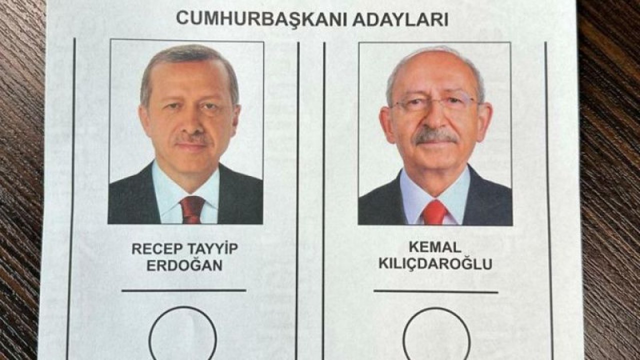 YSK, CUMHURBAŞKANLIĞI SEÇİMİ İKİNCİ TURU İÇİN PUSULA ÖRNEĞİNİ YAYINLADI… ERDOĞAN SOLDA, KILIÇDAROĞLU SAĞDA YER ALDI