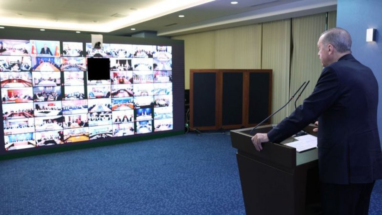 ERDOĞAN: BİZ SAĞLAM DURMAZ, FAALİYETLERİMİZİ AYNI ŞEKİLDE YÜRÜTMEZSEK KARŞI TARAFIN BU NOBRAN VE FAŞİZAN TAVRIYLA SANDIKLARIN ÜZERİNE ÇÖKECEĞİNDEN ŞÜPHENİZ OLMASIN