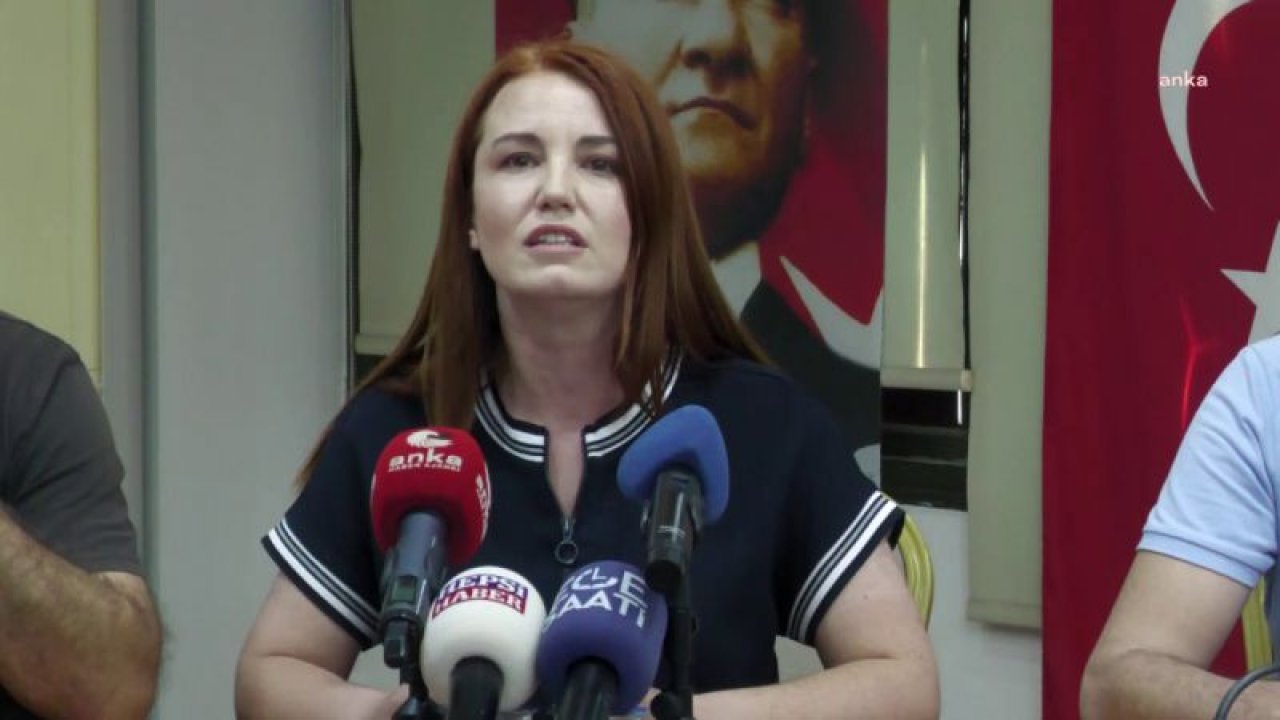 İZMİR BAROSU: “MÜKERRER OY SORUNU İLE KARŞI KARŞIYA KALDIK. İKİ AYRI PUSULAYA İKİ AYRI ZARF VERİLDİĞİ HABERİNİ ALDIK. BELGESİ OLMAYAN BİR ÇOK GÖREVLİ İSTEDİKLERİ SANDIKTA OY KULLANABİLDİ. BU, USULE AYKIRIDIR”