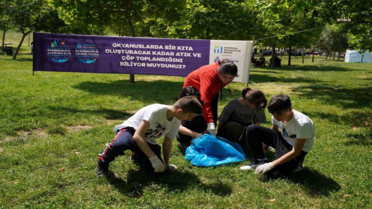 BEYLİKDÜZÜ BELEDİYE BAŞKANI ÇALIK, ÇOCUKLARLA BİRLİKTE KIYI TEMİZLİĞİ YAPTI