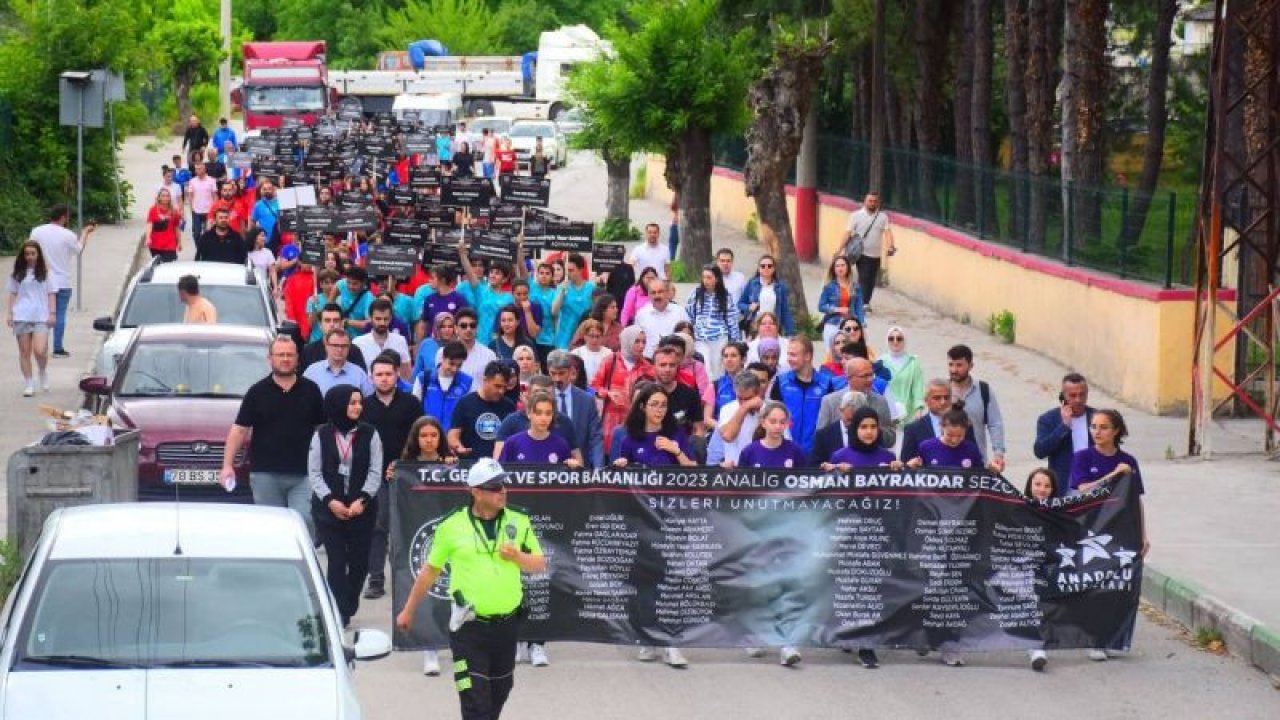KARABÜK’TE 400 SPORCU, DEPREMDE YAŞAMINI YİTİRENLER İÇİN SAYGI YÜRÜYÜŞÜ YAPTI