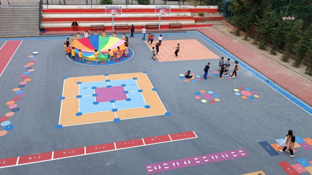 İBB ECRİN’İN TALİMATINI YERİNE GETİRİLDİ: SERT MALZEMEYLE KAPLI OKUL ZEMİNİ, RENKLİ VE YUMUŞAK BİR ZEMİNE DÖNÜŞTÜRÜLDÜ