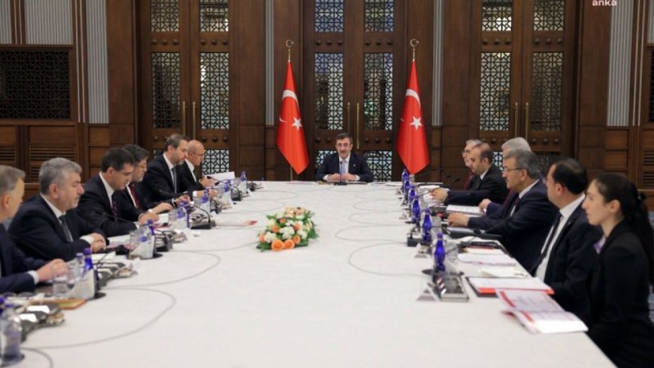 CUMHURBAŞKANI YARDIMCISI YILMAZ VE BAKAN ŞİMŞEK’TEN BAE’YE ZİYARET