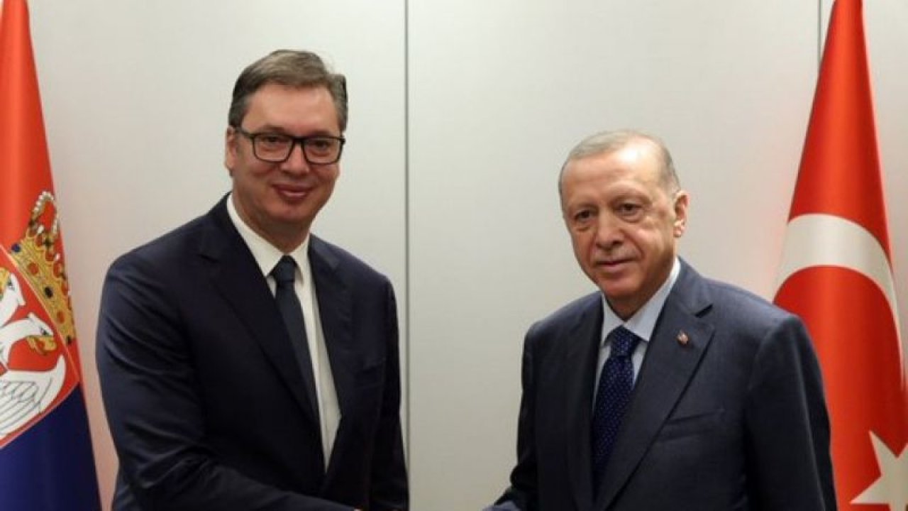 ERDOĞAN, MACARİSTAN’DA SIRBİSTAN CUMHURBAŞKANI ALEKSANDAR VUCİC İLE GÖRÜŞTÜ