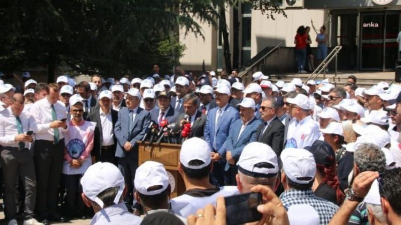 TÜRKİYE KAMU SEN GENEL BAŞKANI ÖNDER KAHVECİ: “25 MİLYON VATANDAŞIMIZIN HİÇBİR SORUNUNUN TARTIŞILMADIĞI TOPLU SÖZLEŞME GÖRÜŞMESİNE KATILMAYACAK, TEKİLİ KONFEDERASYONUN BU VEBALİNE SEYİRCİ OLMAYACAĞIZ”