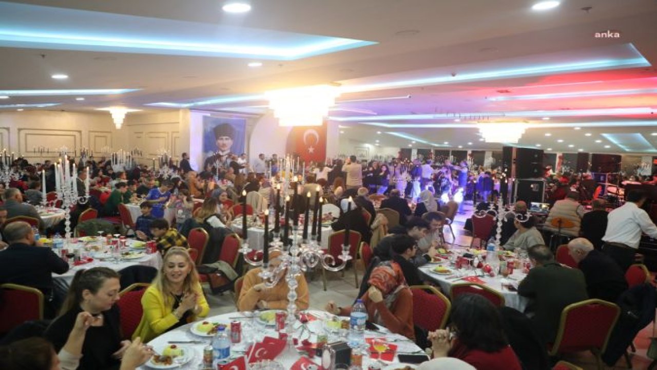 GEMLİK BELEDİYE BAŞKANI SERTASLAN’DAN ÖĞRETMENLERE: “İYİ Kİ VARSINIZ”