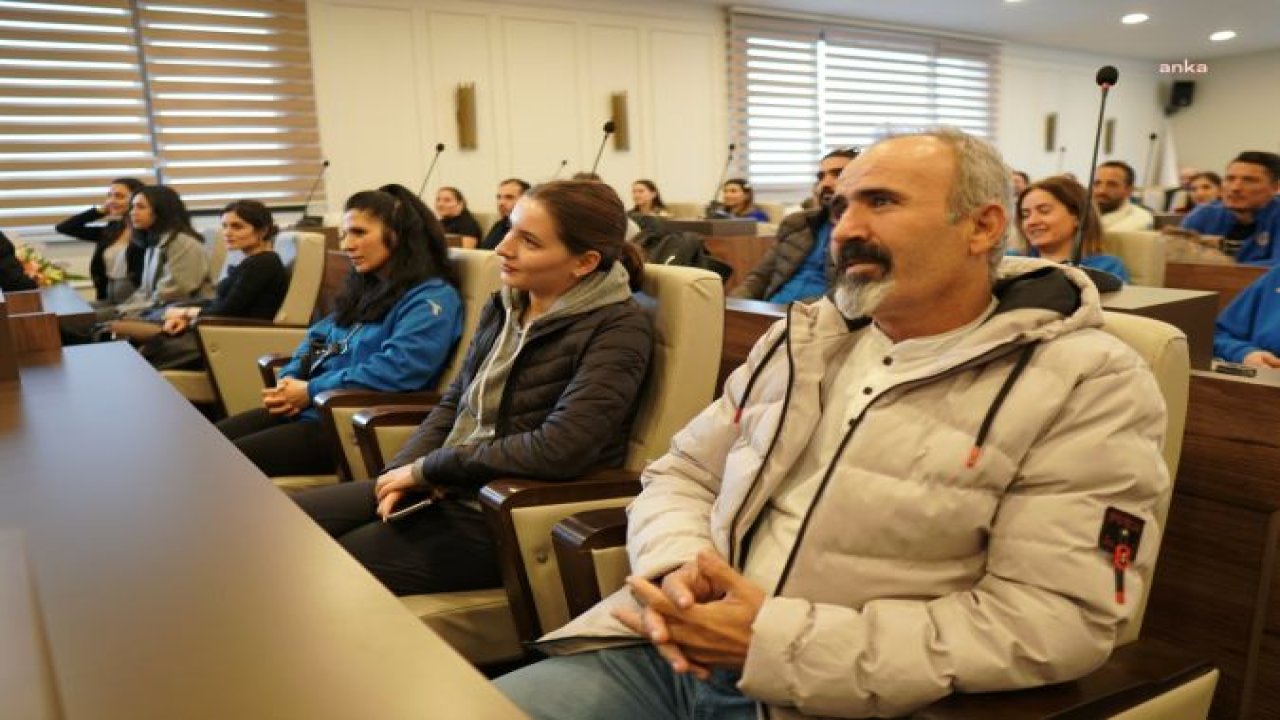 ÖĞRETMENLER GÜNÜ’NDE BAŞKAN KARAKAYALI’YA ANLAMLI ZİYARET
