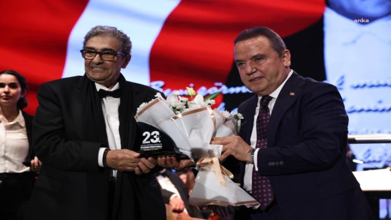 CANDAN ERÇETİN VE ANTALYA DEVLET SENFONİ ORKESTRASI’NDAN ATATÜRK’ÜN SEVDİĞİ ŞARKILAR KONSERİ