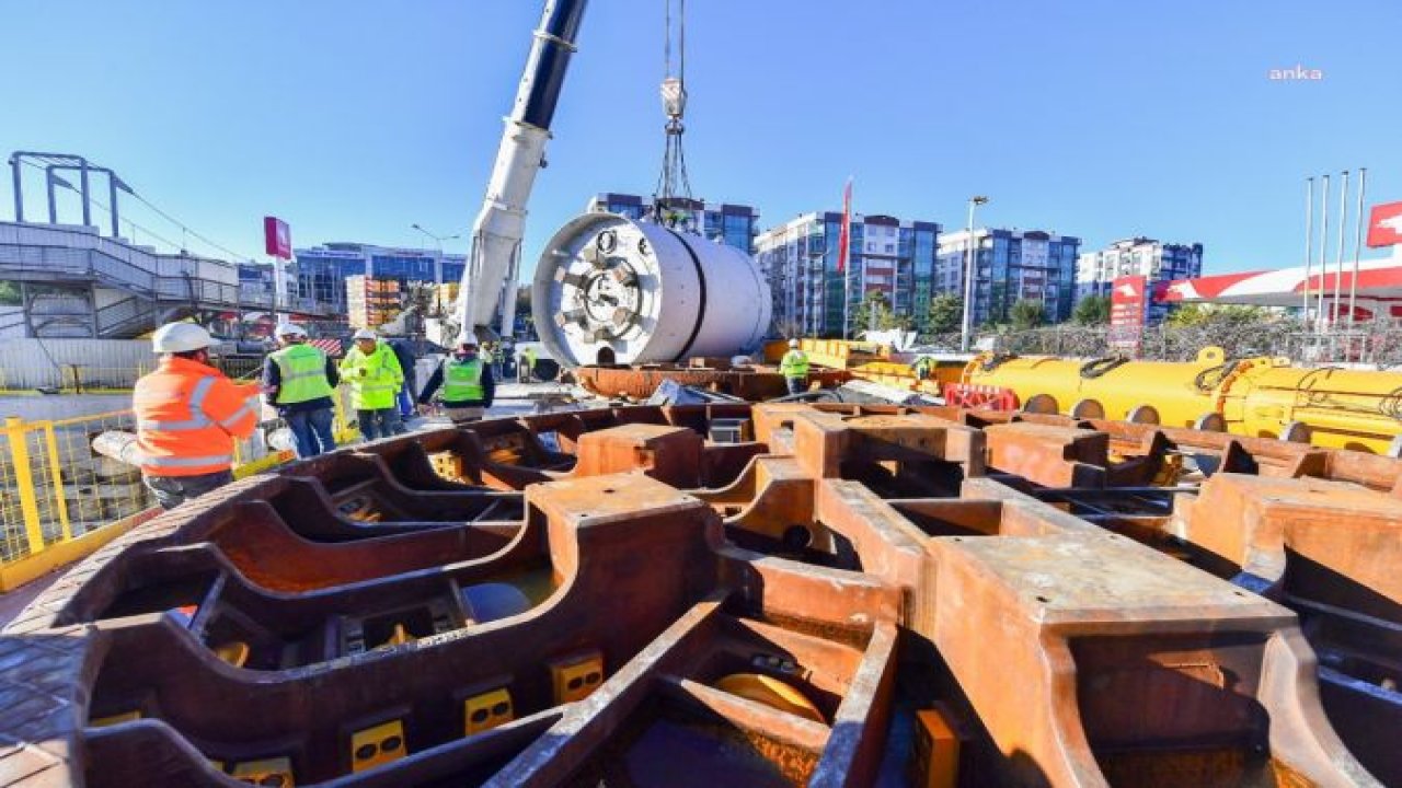 BUCA METROSU’NDA DEV TÜNEL AÇMA MAKİNELERİ YER ALTINA İNDİ