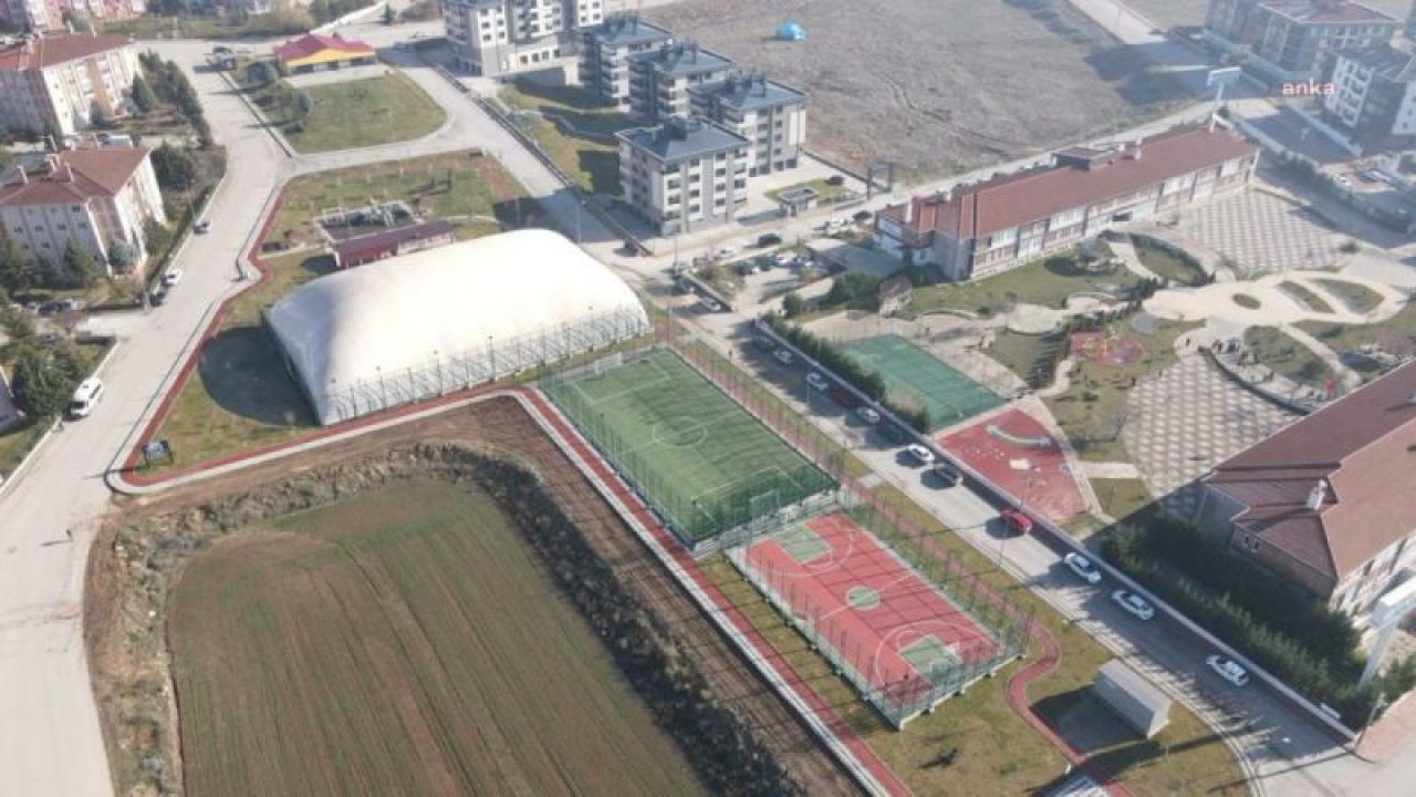ODUNPAZARI BELEDİYESİ, İLÇE GENELİNDE YEŞİLLENDİRME ÇALIŞMALARINI SÜRDÜRÜYOR