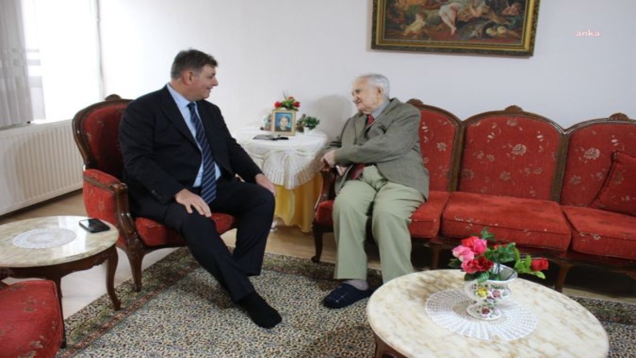 BAŞKAN TUGAY’DAN KARŞIYAKALI ÇINAR’A ZİYARET
