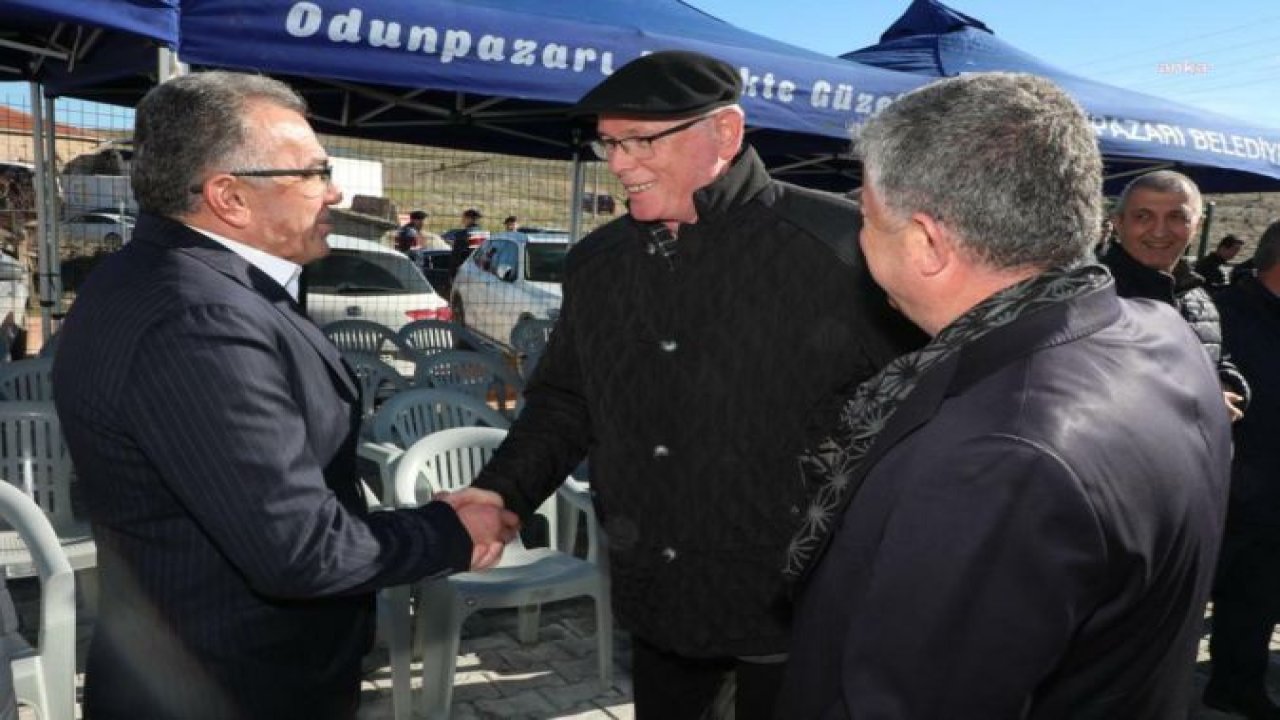 KAZIM KURT SARIKAVAK KÖYÜ CEMEVİ AÇILIŞINA KATILDI