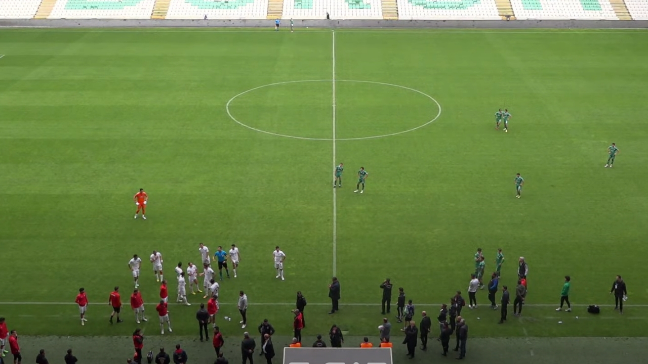 Bursaspor – Vanspor Maçı Yarıda Kaldı! Vanspor Neden Sahadan Çekildi?