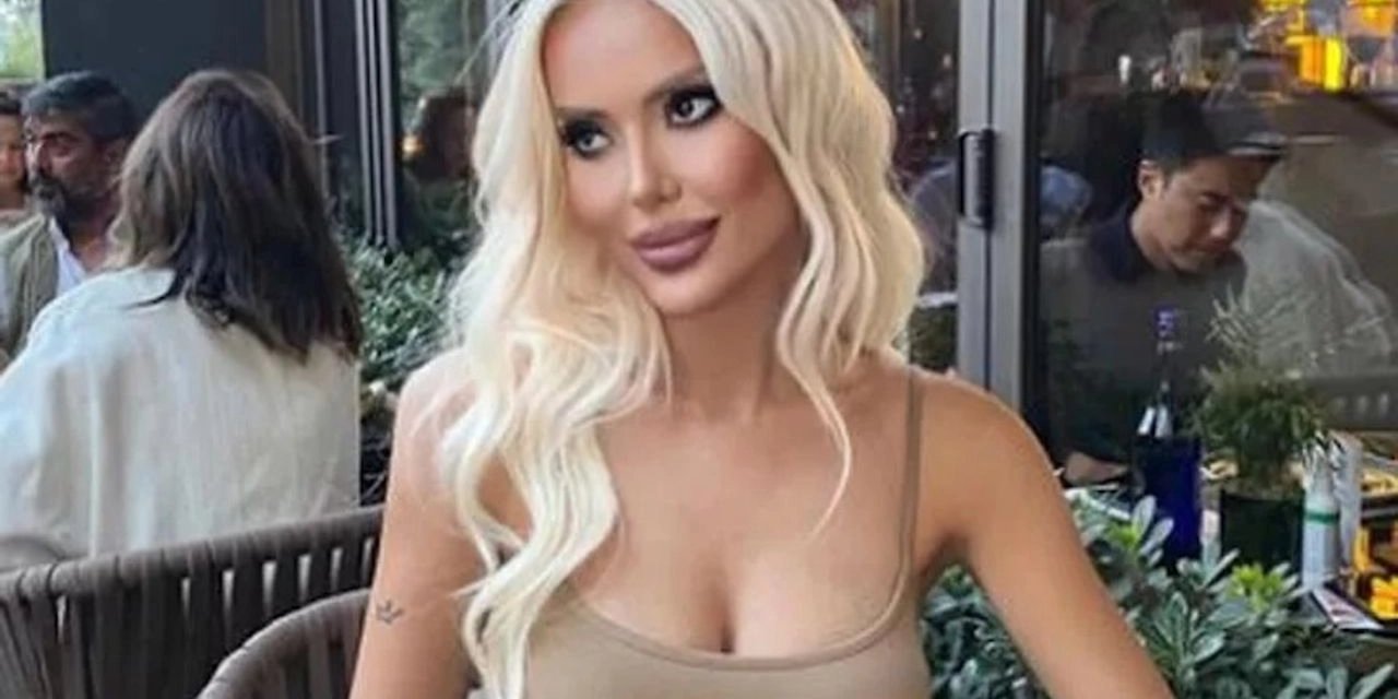 Cansu Taşkın’ın Ayna Selfie’si Gündeme Bomba Gibi Düştü